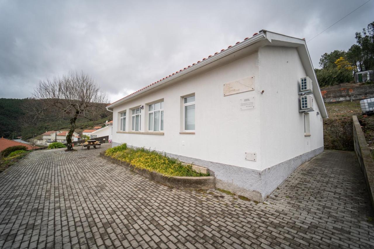 팜필료자 다 세하 Casas Da Escola - "A Escola" - Meas 빌라 외부 사진